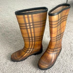 Burberry rain boots
